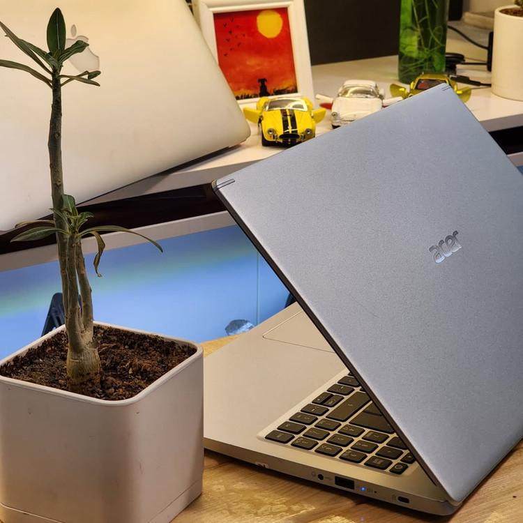لپ تاپ ایسر اسپیر گرافیک دار مهندسی دانشجویی laptop acer aspire i5-8265u /8g ddr4/ 256g ssd/15.6 fhd/2g mx 250