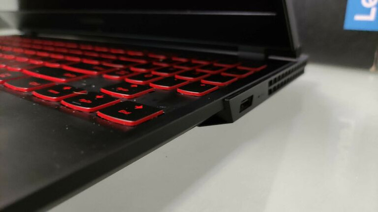 LAPTOP GAMING LENOVO LEGION 81T0 / CPU:I5-9300H / RAM:16GB DDR4 / VGA:4GB 1050 / HARD:512GB SSD / LED:15.6 FHD 60HZ